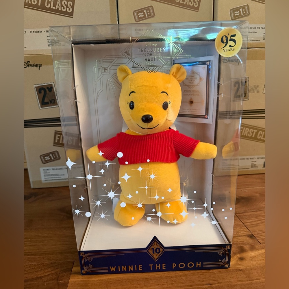 ⭐️NWT ❤️Disney treasures from the vault October Winnie the Pooh